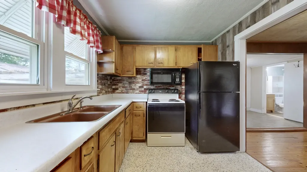 1691 Old Frankfort Road Lawrenceburg KY 40342