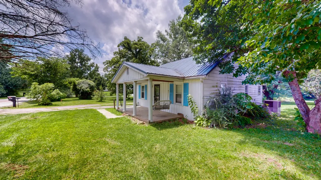 1691 Old Frankfort Road Lawrenceburg KY 40342