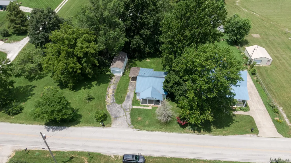 1691 Old Frankfort Road Lawrenceburg KY 40342