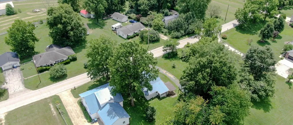 1691 Old Frankfort Road Lawrenceburg KY 40342