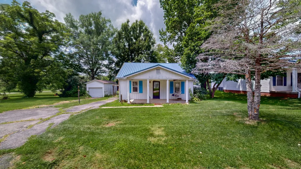 1691 Old Frankfort Road Lawrenceburg KY 40342
