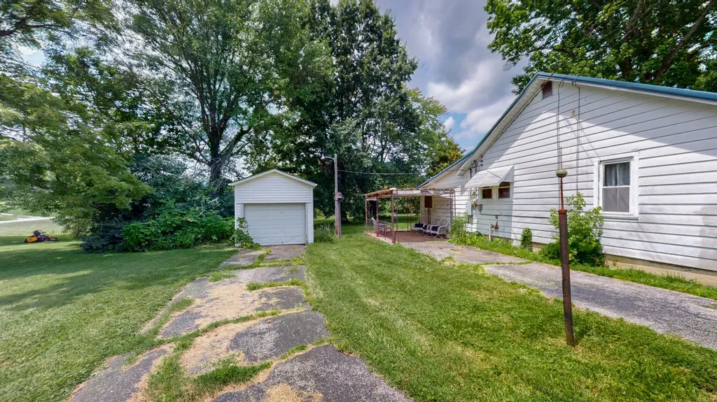 1691 Old Frankfort Road Lawrenceburg KY 40342