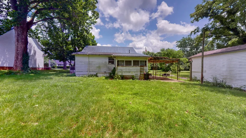 1691 Old Frankfort Road Lawrenceburg KY 40342