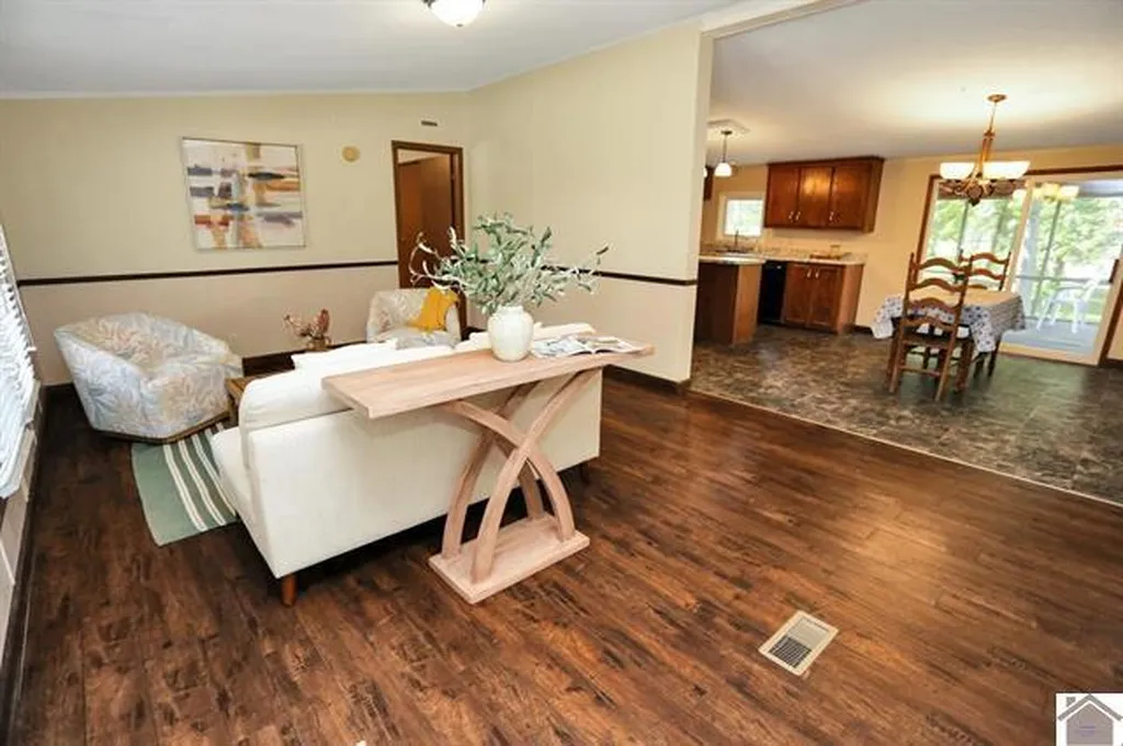 18 Kenwood Drive Murray KY 42071