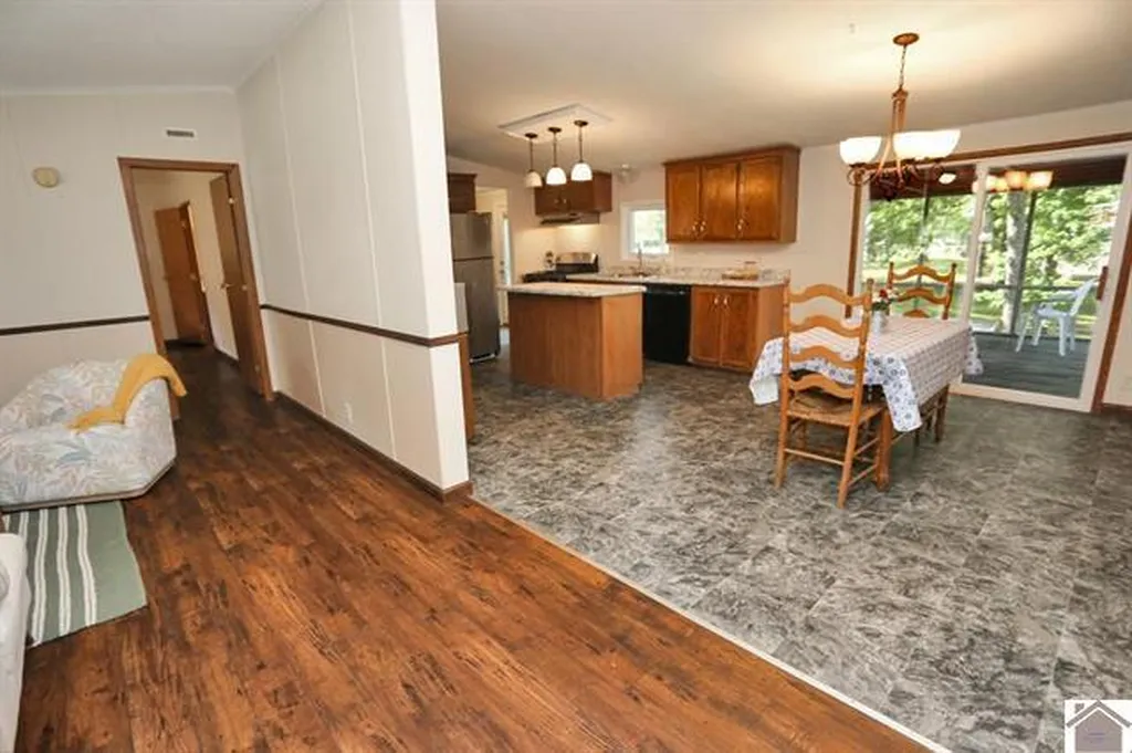 18 Kenwood Drive Murray KY 42071
