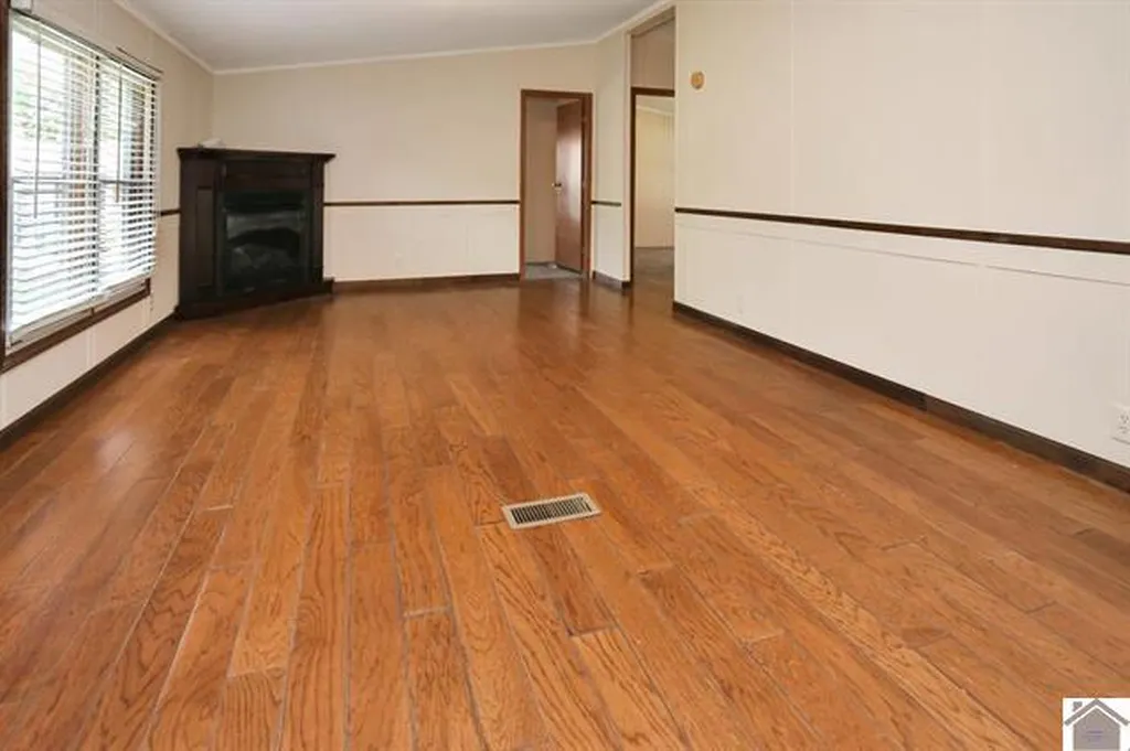 18 Kenwood Drive Murray KY 42071