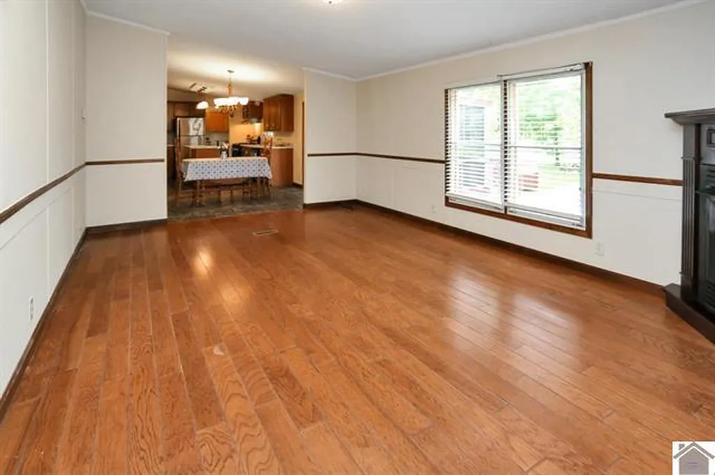 18 Kenwood Drive Murray KY 42071