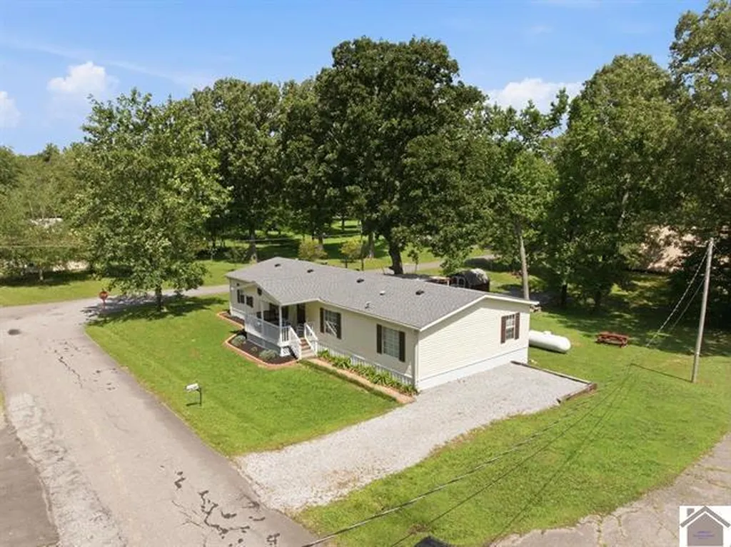 18 Kenwood Drive Murray KY 42071