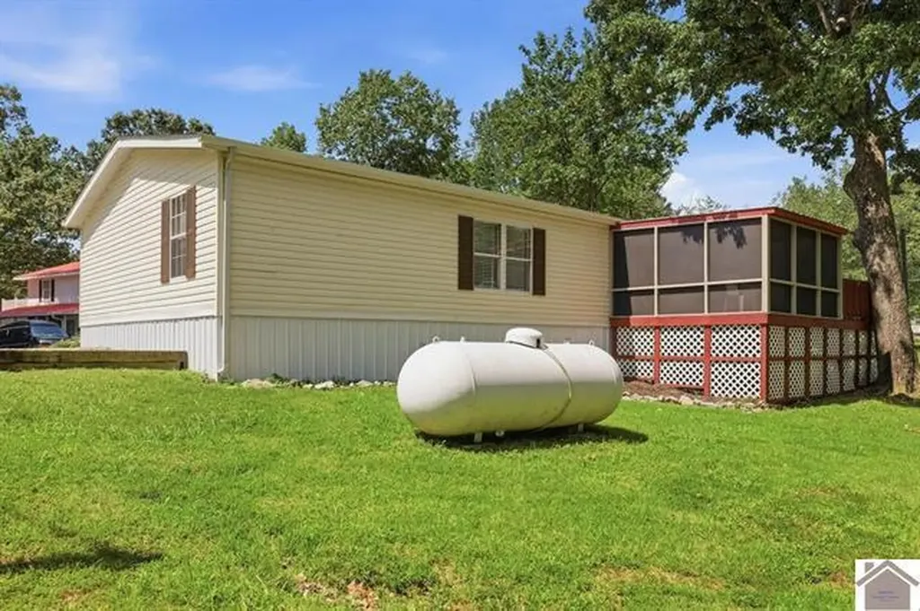 18 Kenwood Drive Murray KY 42071