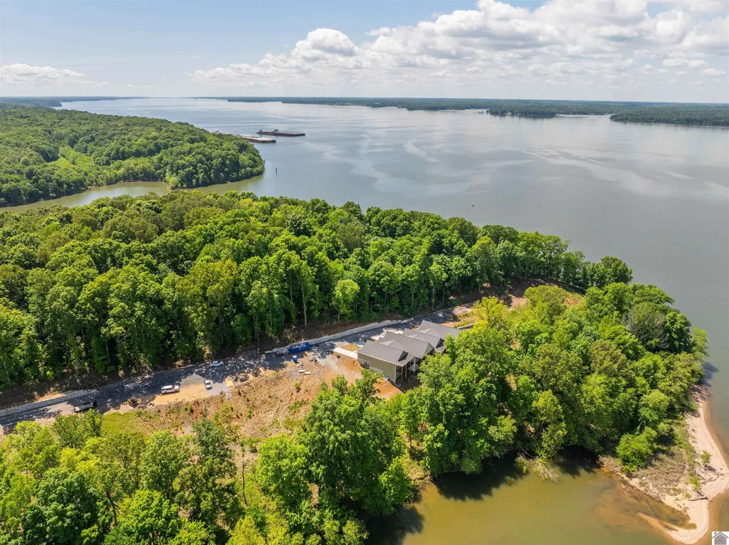 000 Eagle Rest Drive Grand Rivers KY 42045