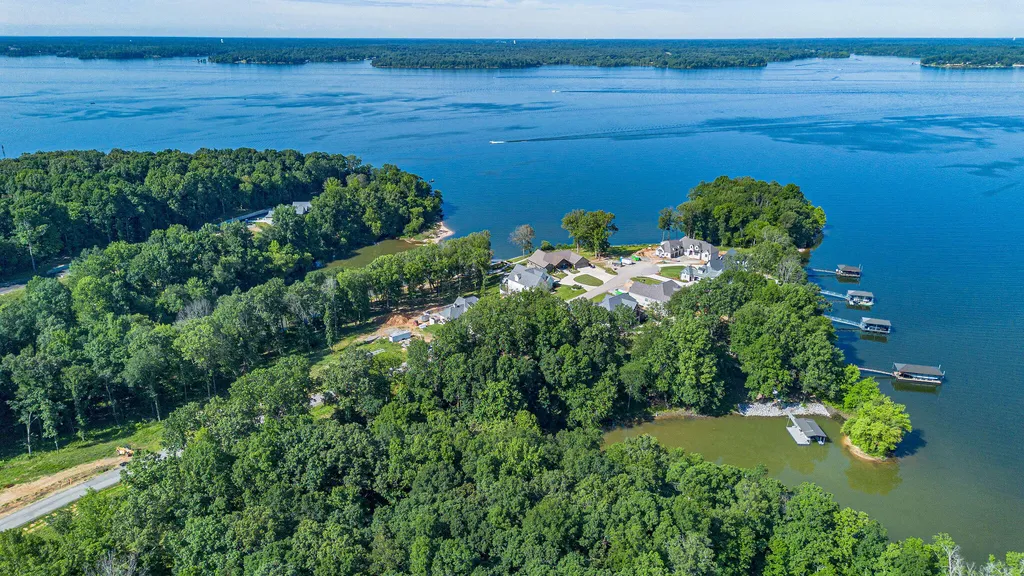 000 Eagle Rest Drive Grand Rivers KY 42045