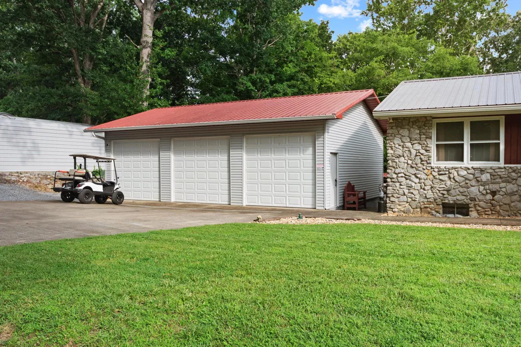 751 Ridge Drive Cadiz KY 42211