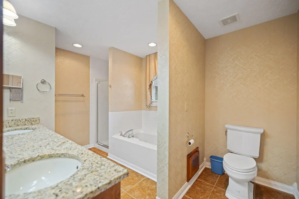 871 Woods Edge Drive Somerset KY 42503