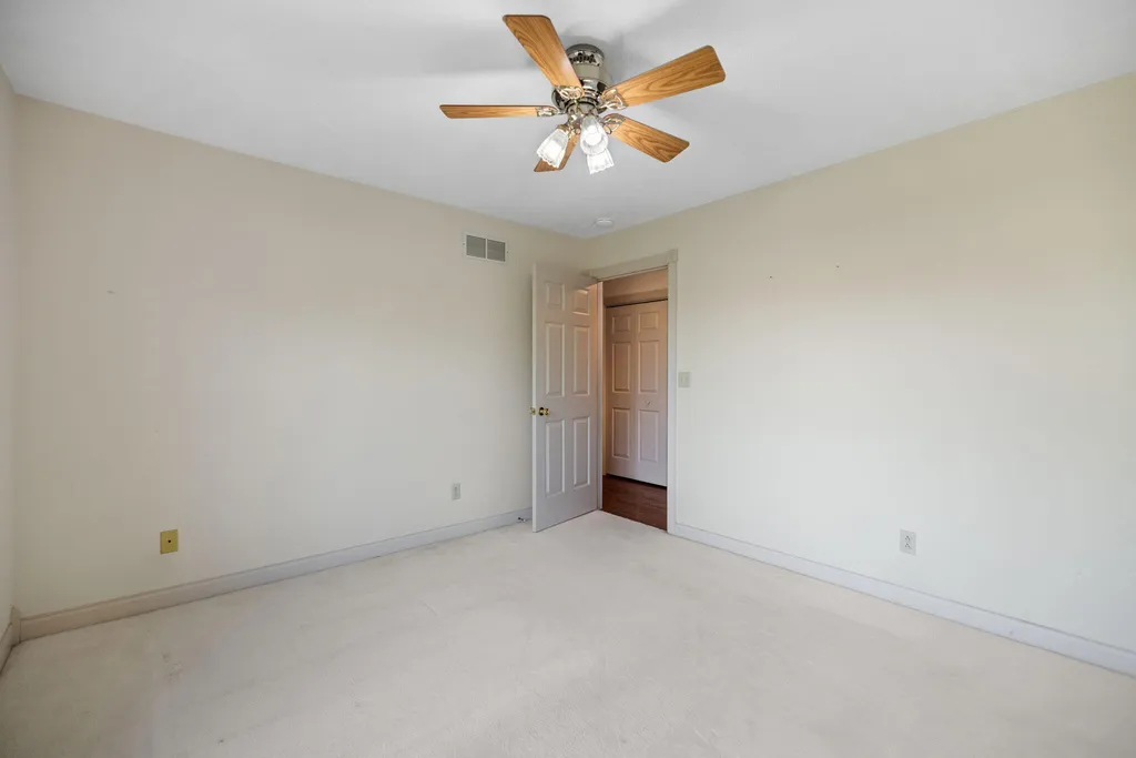 871 Woods Edge Drive Somerset KY 42503