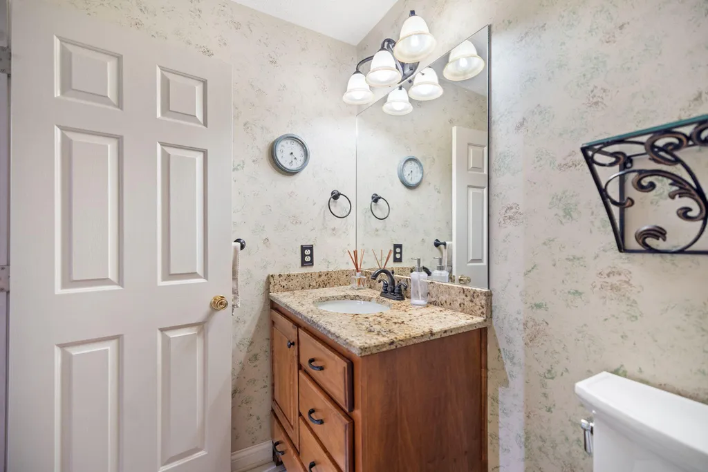 871 Woods Edge Drive Somerset KY 42503