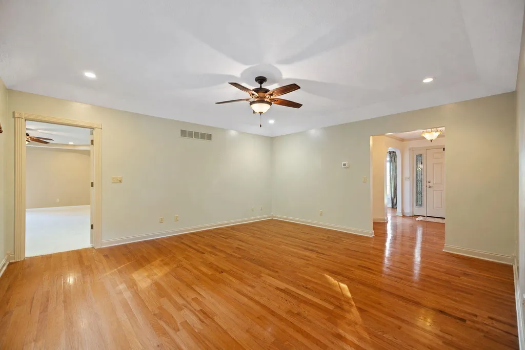 871 Woods Edge Drive Somerset KY 42503