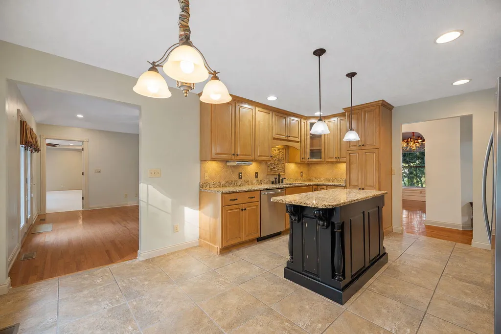 871 Woods Edge Drive Somerset KY 42503