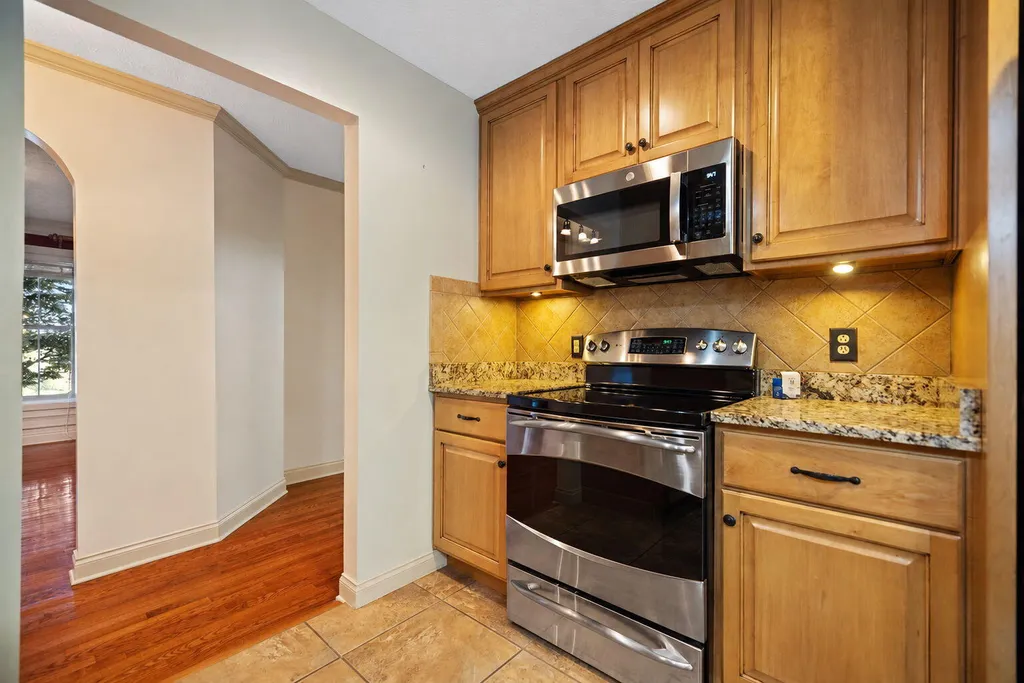 871 Woods Edge Drive Somerset KY 42503