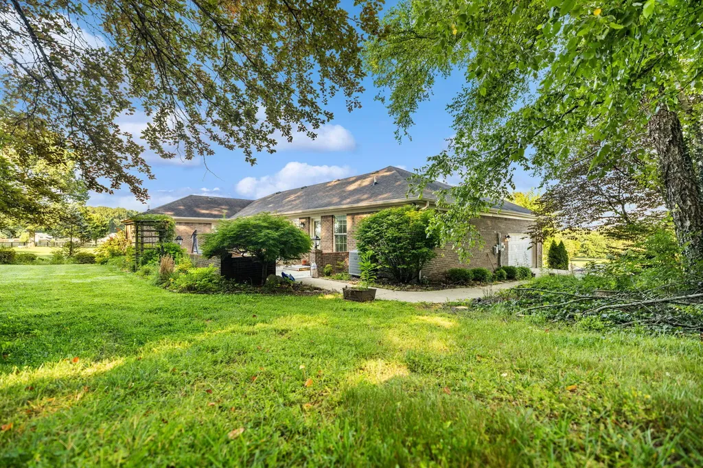 871 Woods Edge Drive Somerset KY 42503