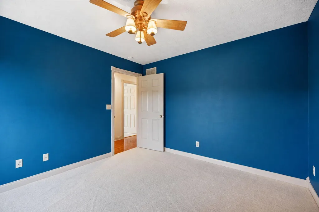 871 Woods Edge Drive Somerset KY 42503