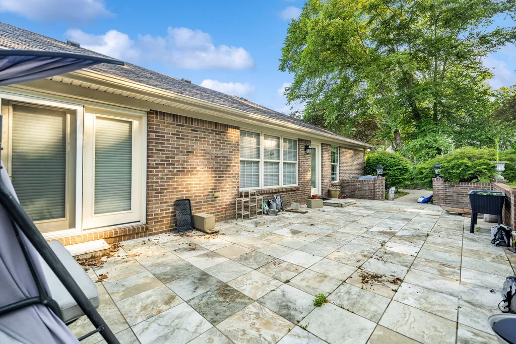871 Woods Edge Drive Somerset KY 42503