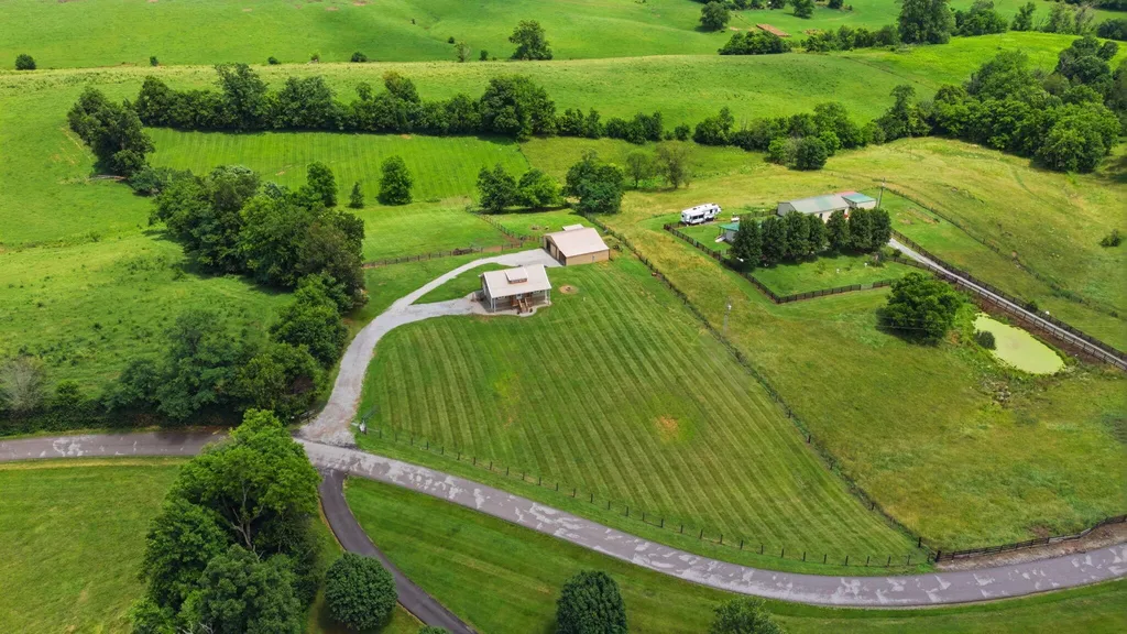 6888 Bybee Road Winchester KY 40391