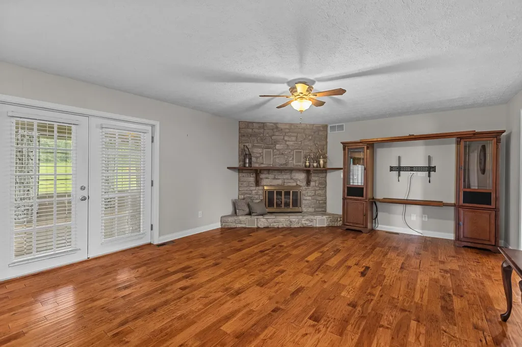 215 Delaplain Road Winchester KY 40391