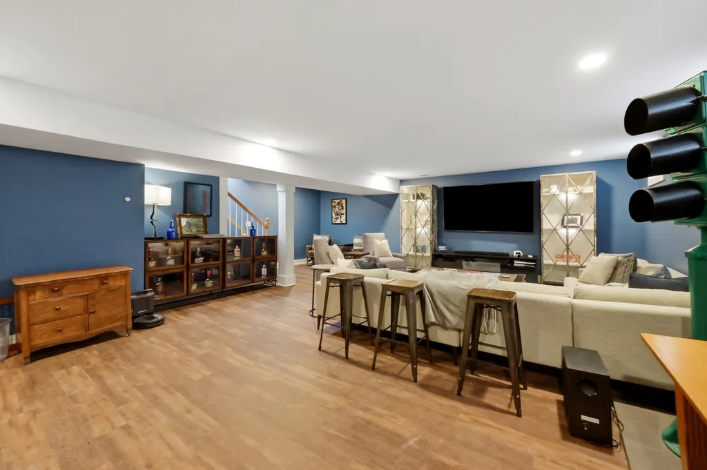 565 W Second Street Lexington KY 40508