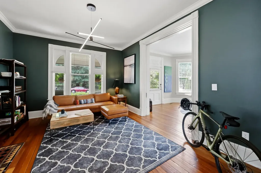 565 W Second Street Lexington KY 40508
