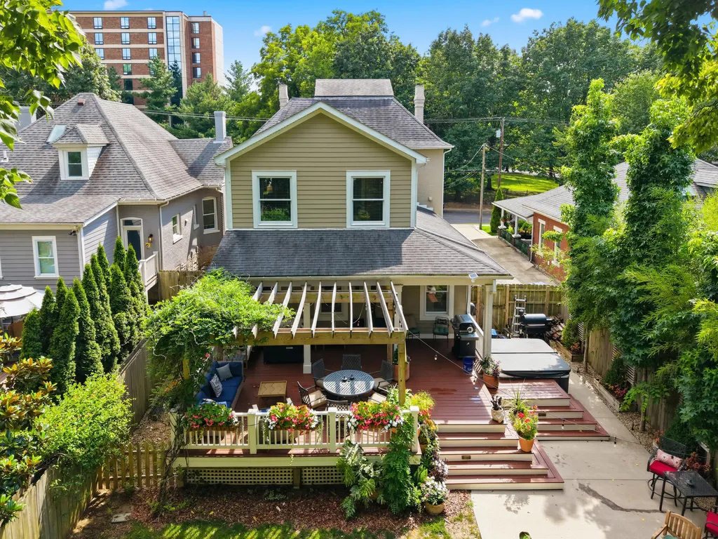 565 W Second Street Lexington KY 40508