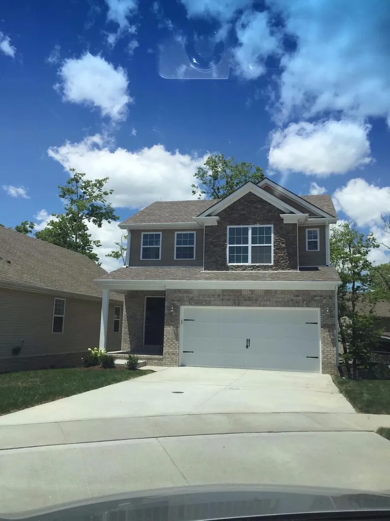 1925 Falling Leaves Lane Lexington KY 40509