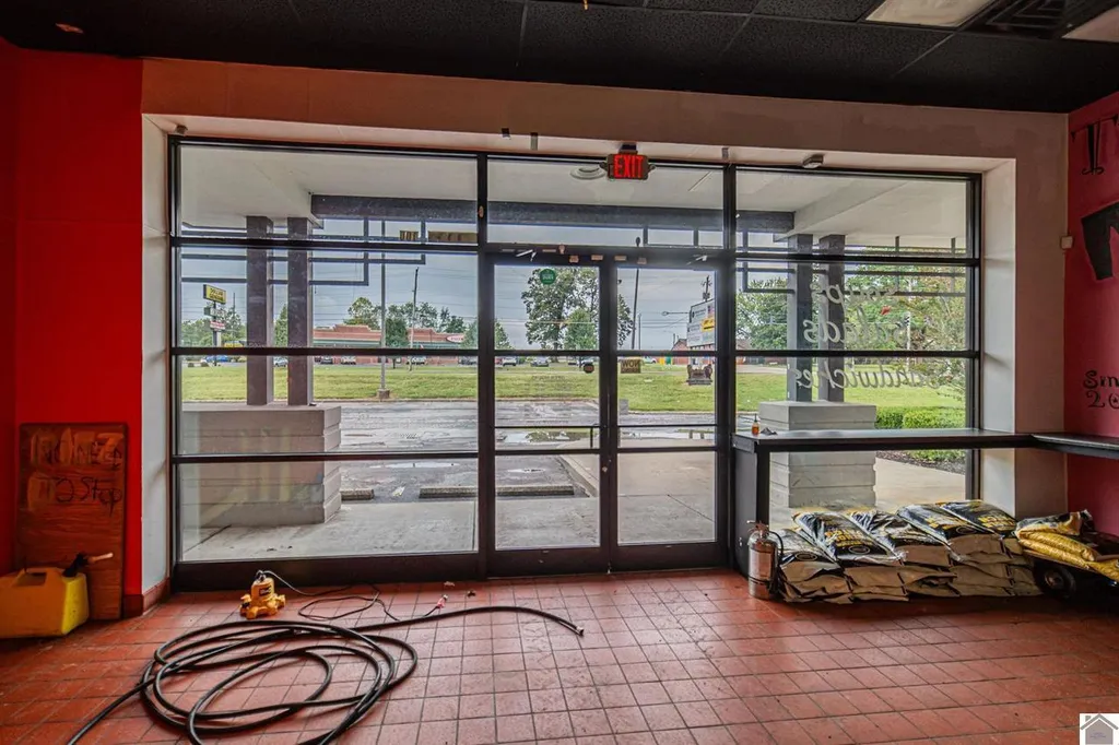 3160 Parisa Drive Paducah KY 42001