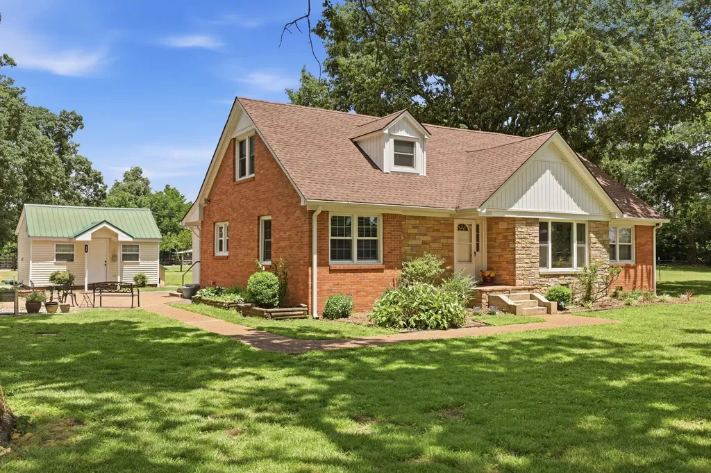 332 Jones Sparkman Road Murray KY 42071