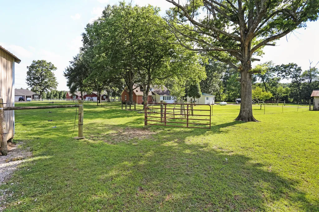 332 Jones Sparkman Road Murray KY 42071
