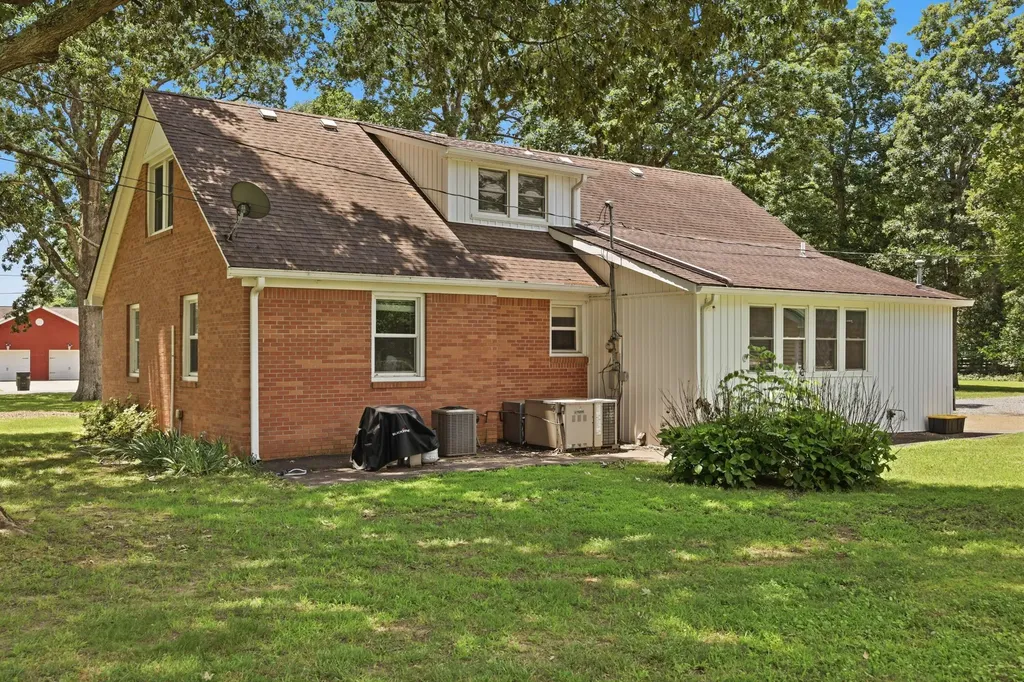 332 Jones Sparkman Road Murray KY 42071