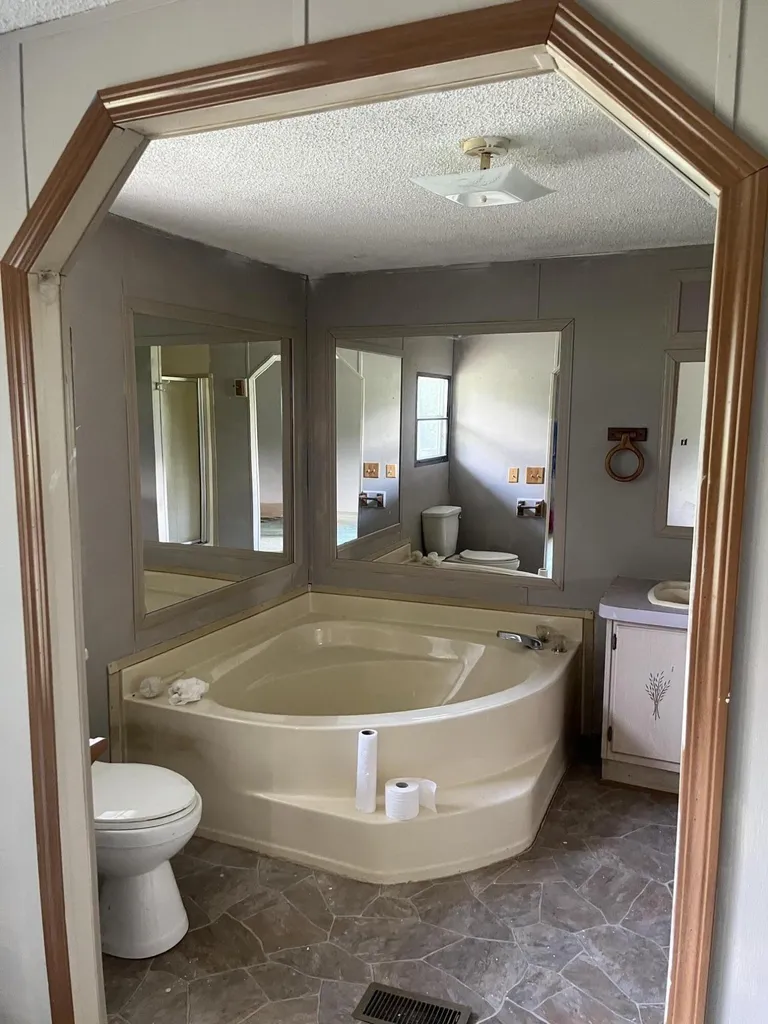 42 Sills Lane Benton KY 42025