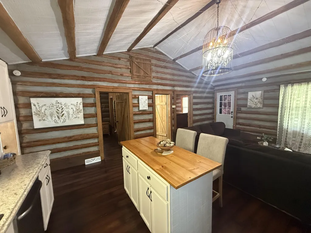 1227 Fount Hubbard Road London KY 40741