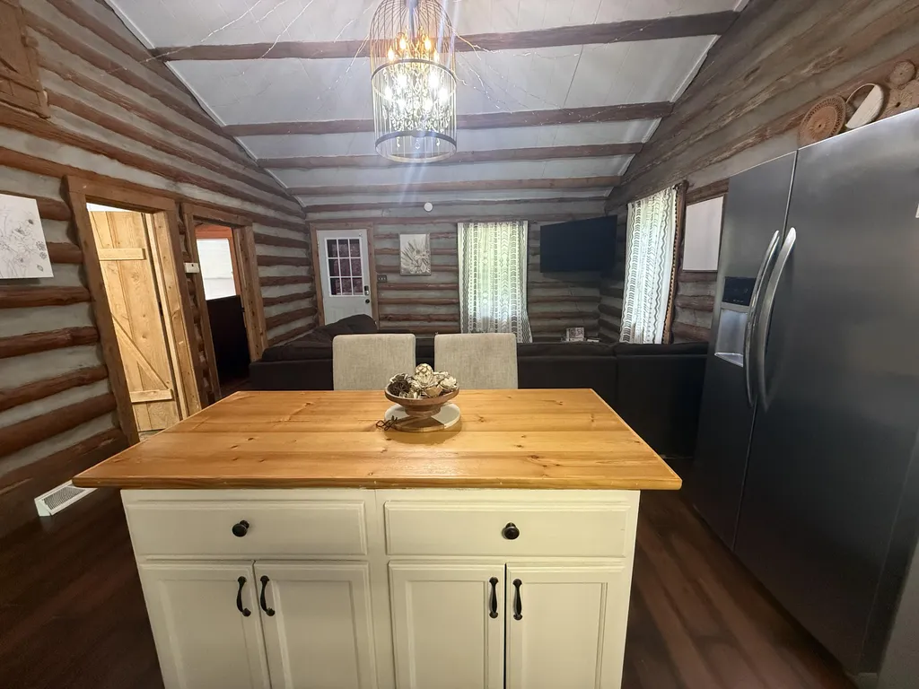 1227 Fount Hubbard Road London KY 40741