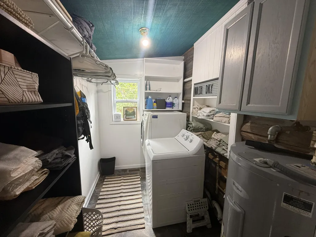 1227 Fount Hubbard Road London KY 40741