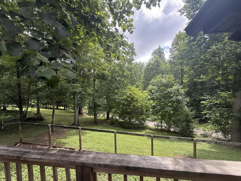 1227 Fount Hubbard Road London KY 40741