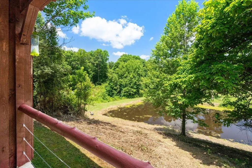 5931 Ky-15 Pine Ridge KY 41360