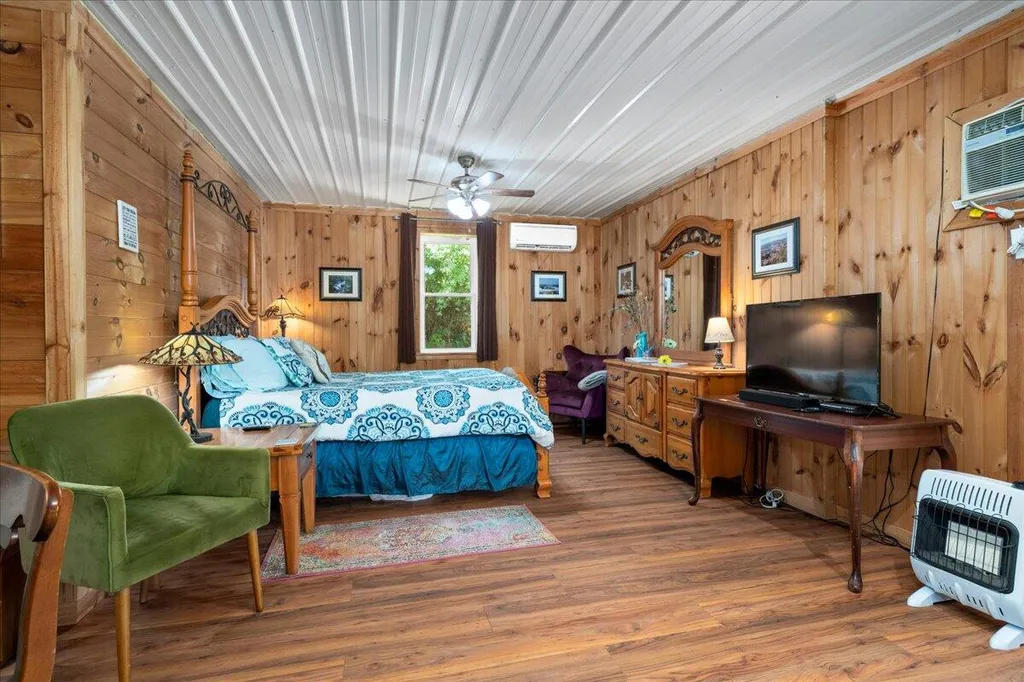 5931 Ky-15 Pine Ridge KY 41360