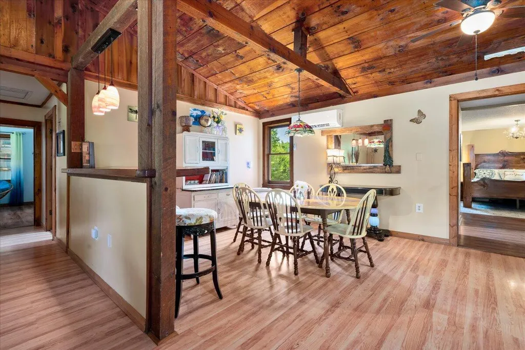 5931 Ky-15 Pine Ridge KY 41360