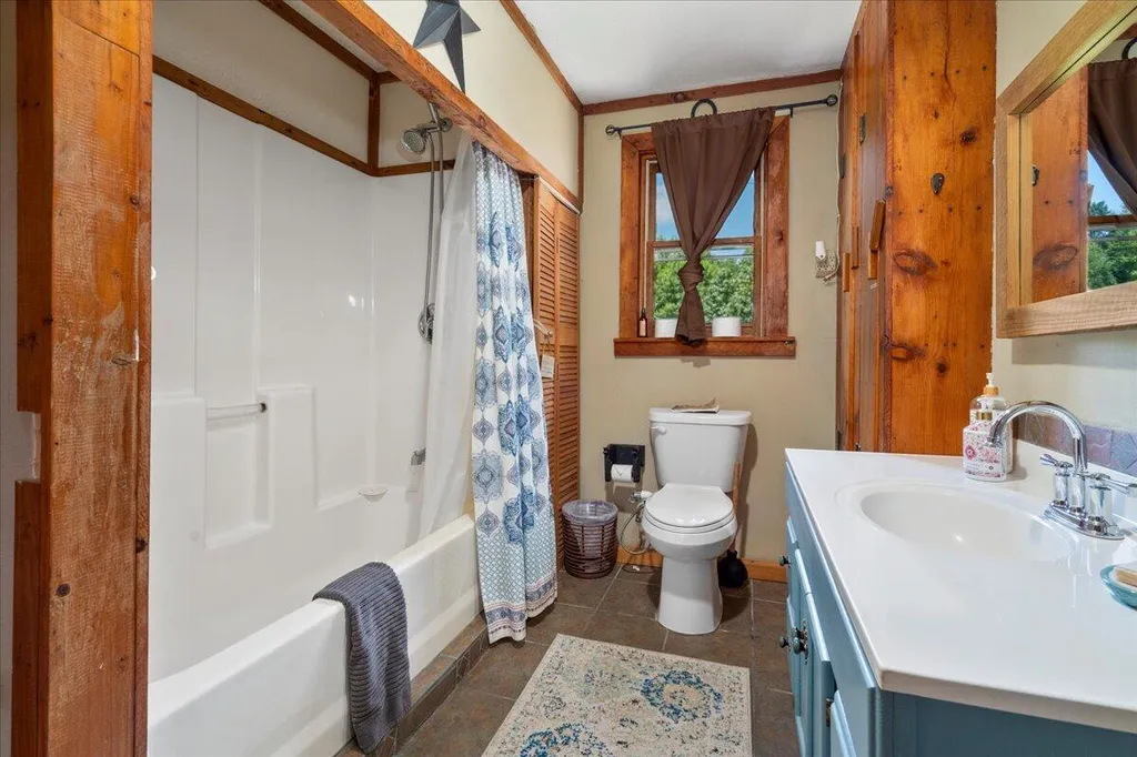 5931 Ky-15 Pine Ridge KY 41360
