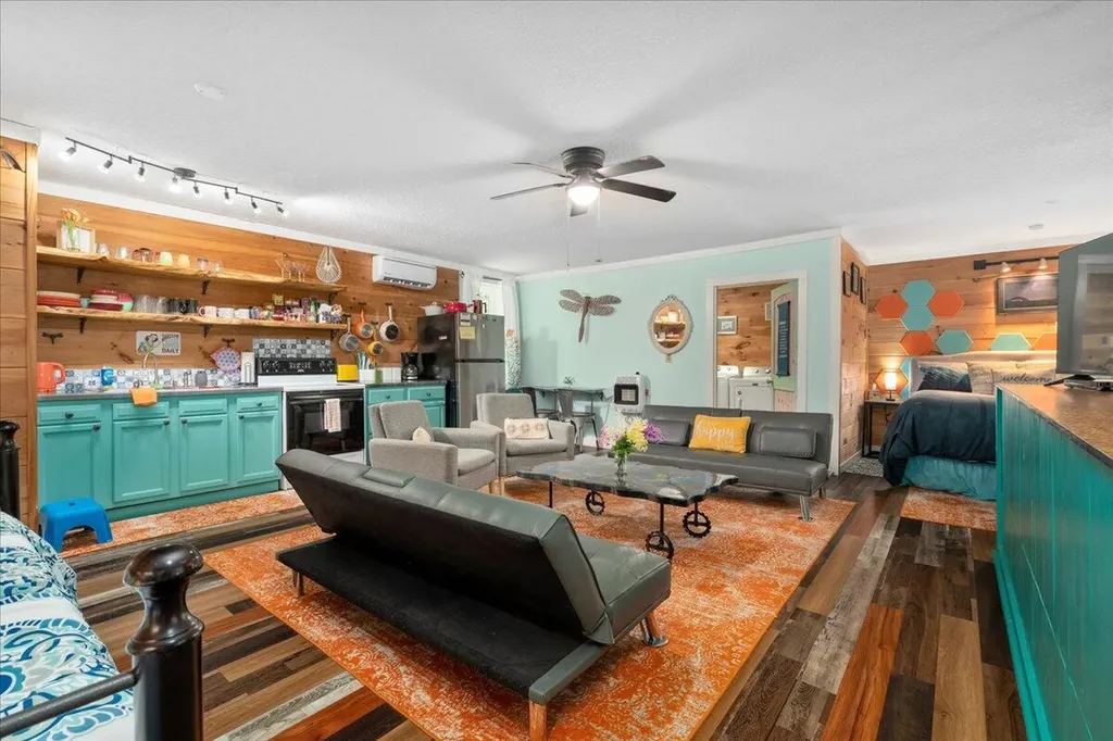 5931 Ky-15 Pine Ridge KY 41360