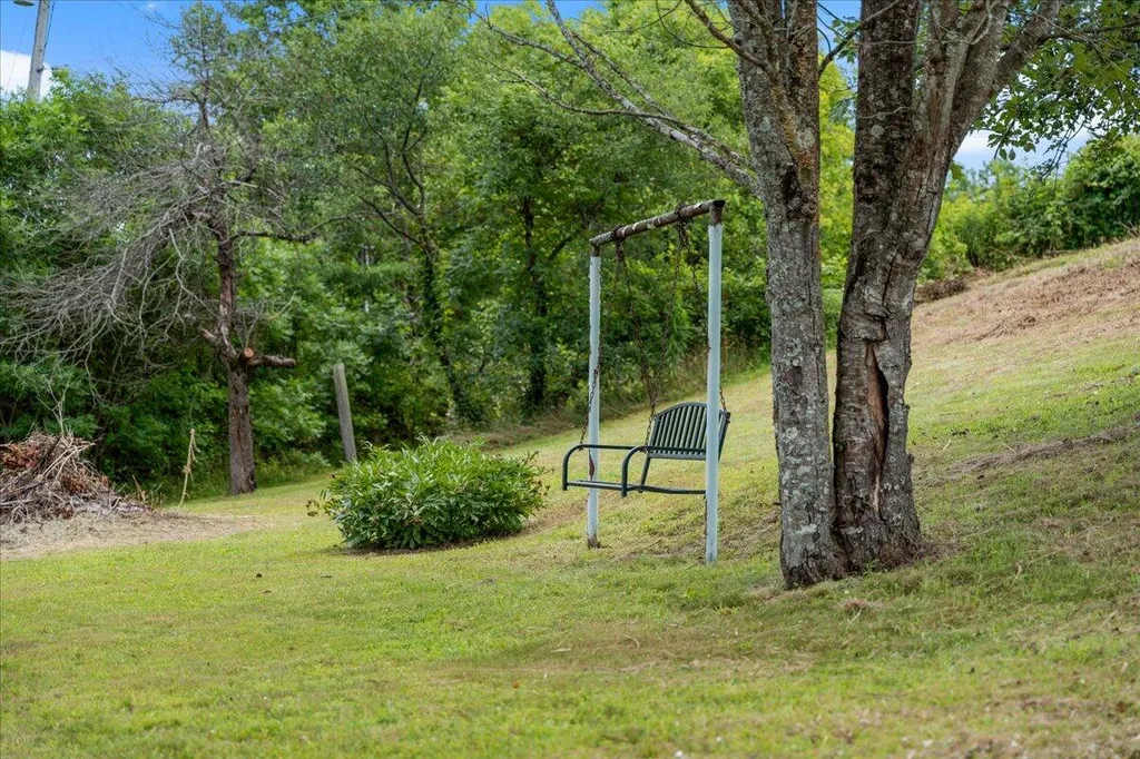 5931 Ky-15 Pine Ridge KY 41360