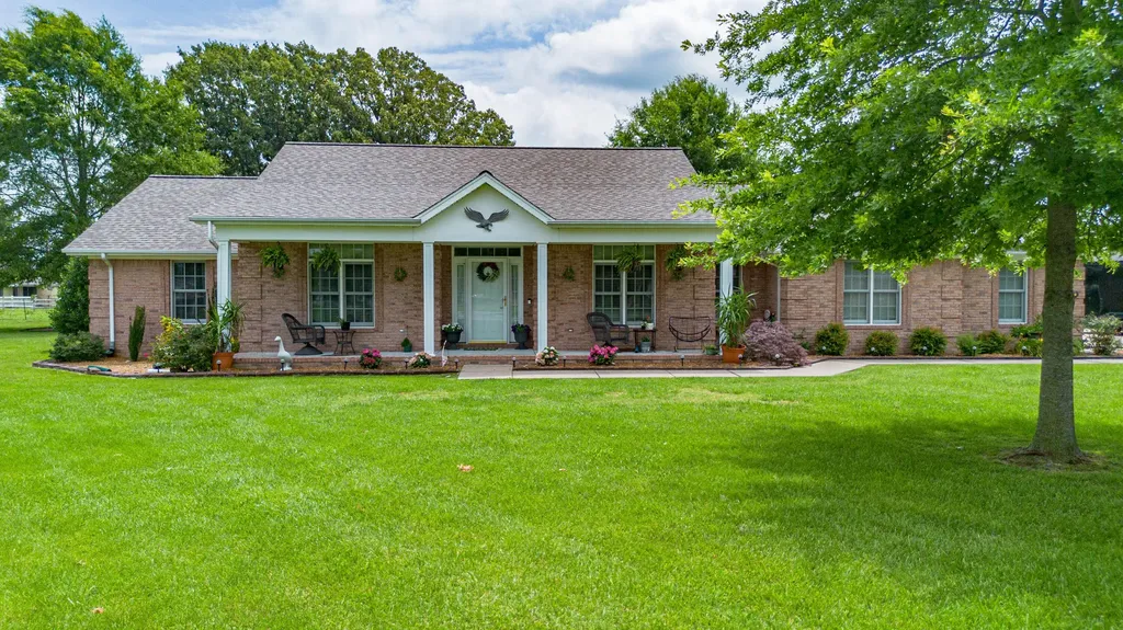 211 Larkspur Lane Paducah KY 42003