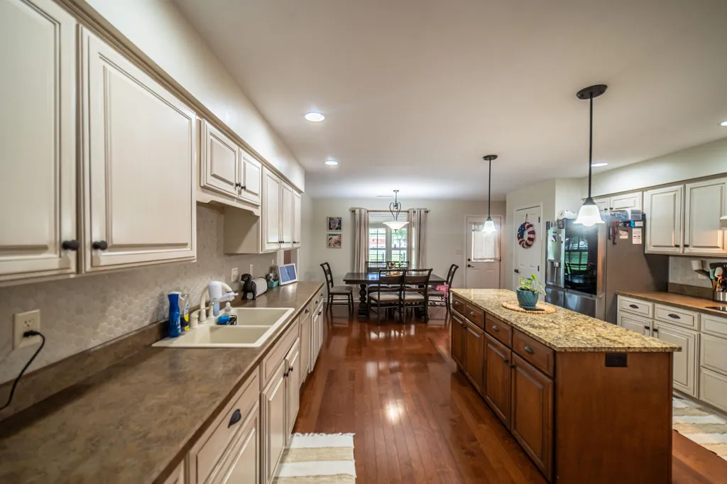 211 Larkspur Lane Paducah KY 42003