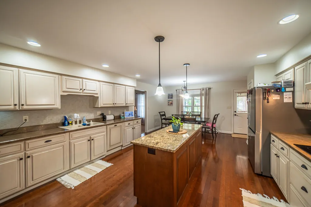 211 Larkspur Lane Paducah KY 42003