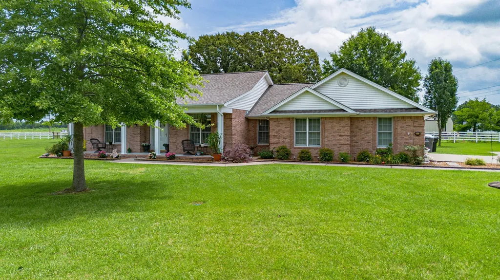 211 Larkspur Lane Paducah KY 42003